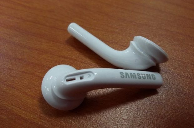 ภาพหลุดหูฟัง Samsung คล้ายหูฟัง Earpods ของ Apple